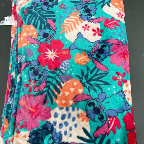 The Big One Bedding The Big One Oversized Plush Throw Blanket